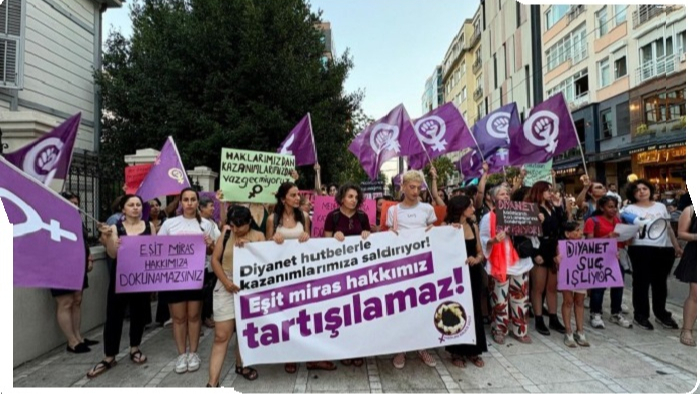 Diyanet hutbesine tepki:  Kadınlar etkin mücadele vermeli