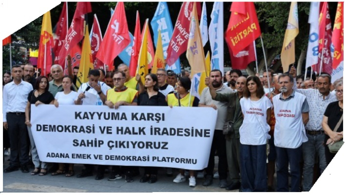 CHP'ye atanan kayyım protesto edildi: Darbeye hayır